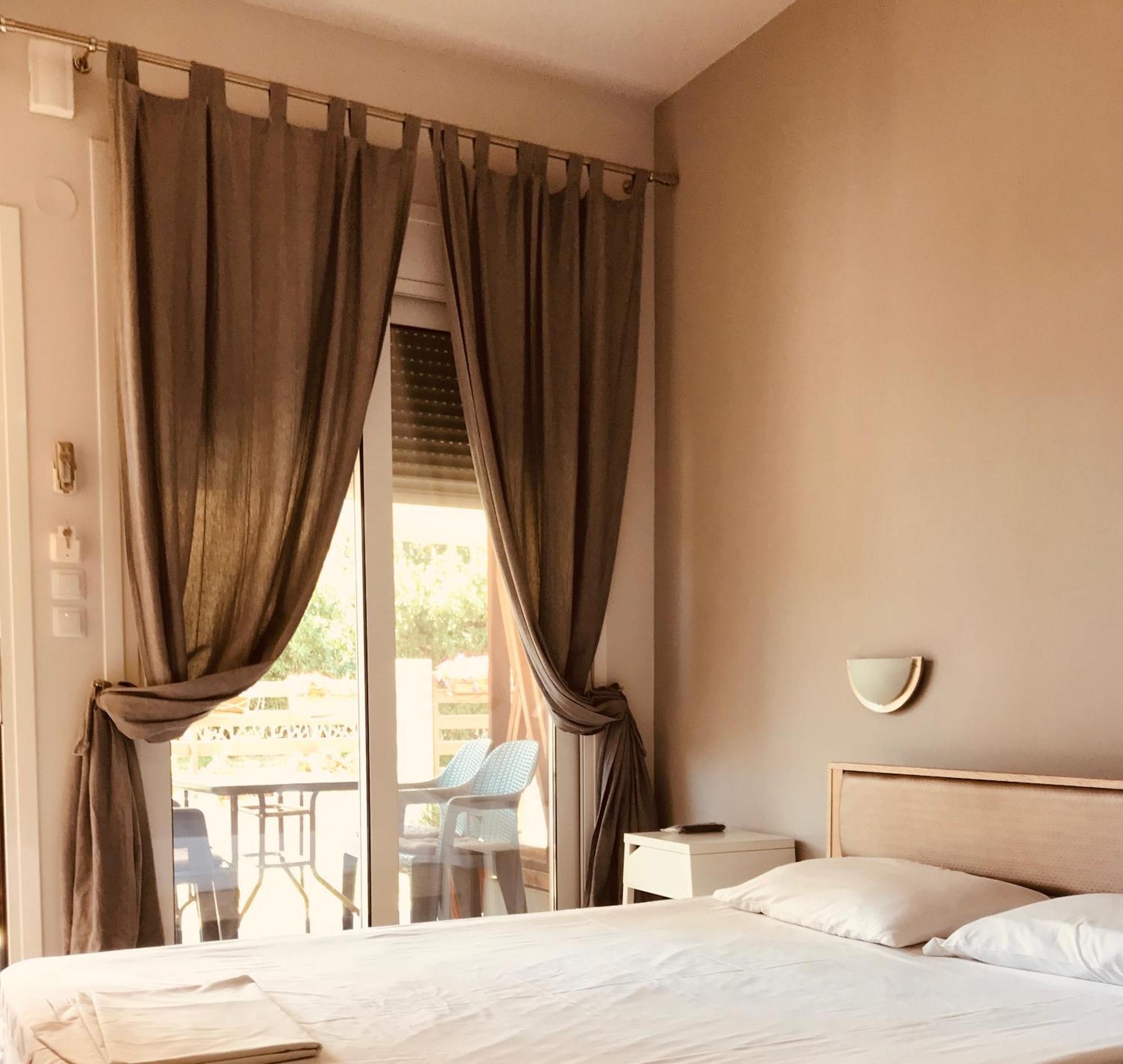 Soso Studios & Apartments สตาวรอส ภายนอก รูปภาพ
